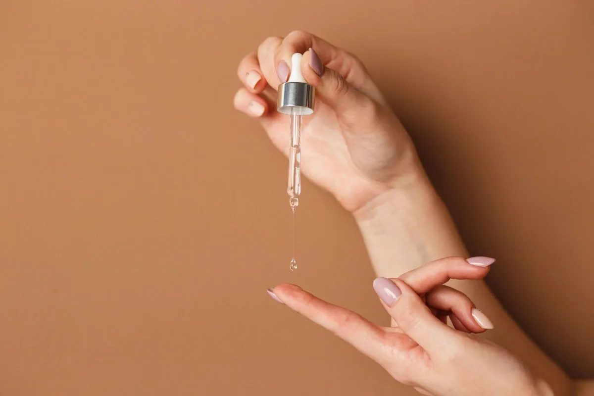 Toto sérum je skvělé pro vyplnění rtů a očního okolí. Je plné vitaminu E