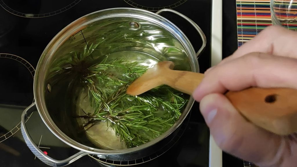Smíchání rozmarýnu s hydrogenuhličitanem: výhoda, bez které nemůžete žít