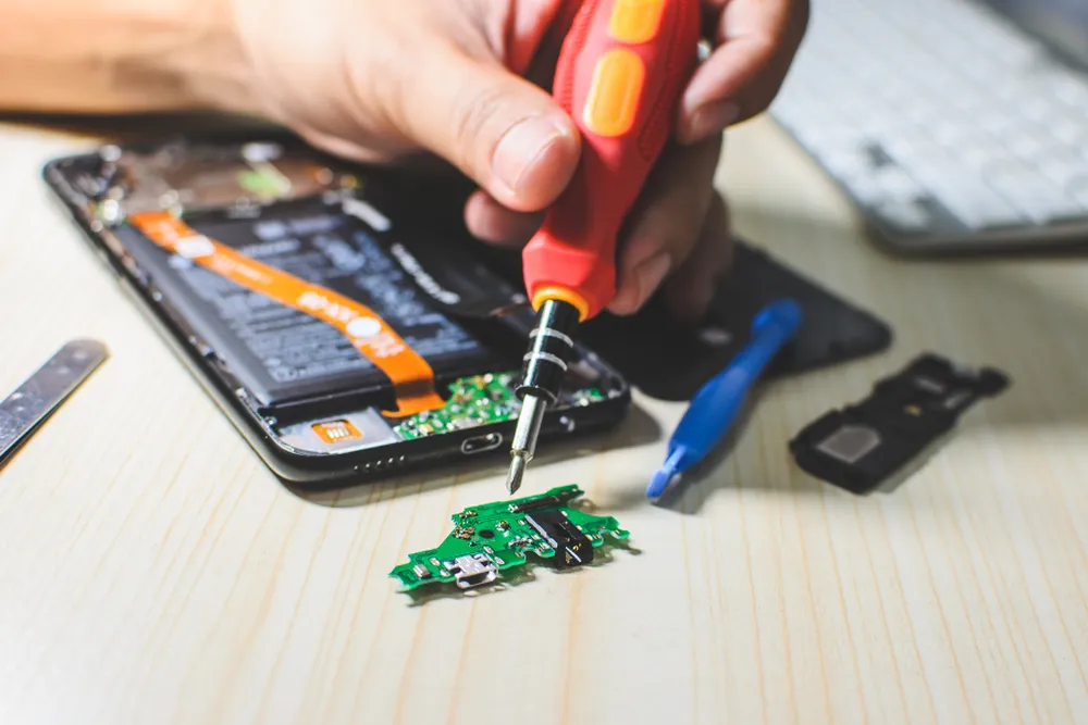 Elektronické zařízení, které všichni vyhazujeme a které obsahuje 450 miligramů 22karátového zlata.