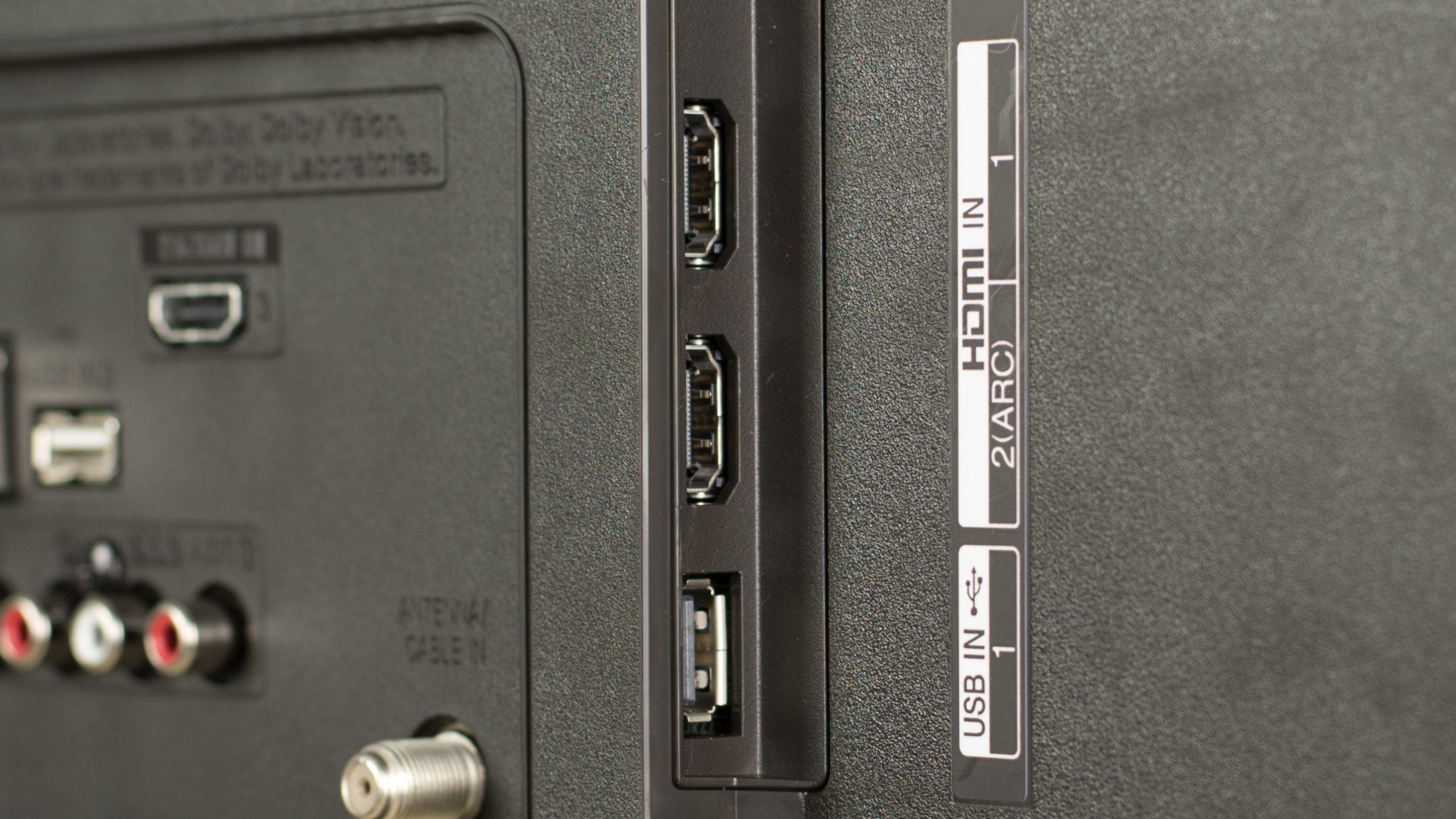 Vše, co můžete dělat s USB porty na vašem televizoru: nejlepší způsoby využití a klíčový trik, jak je využít na maximum