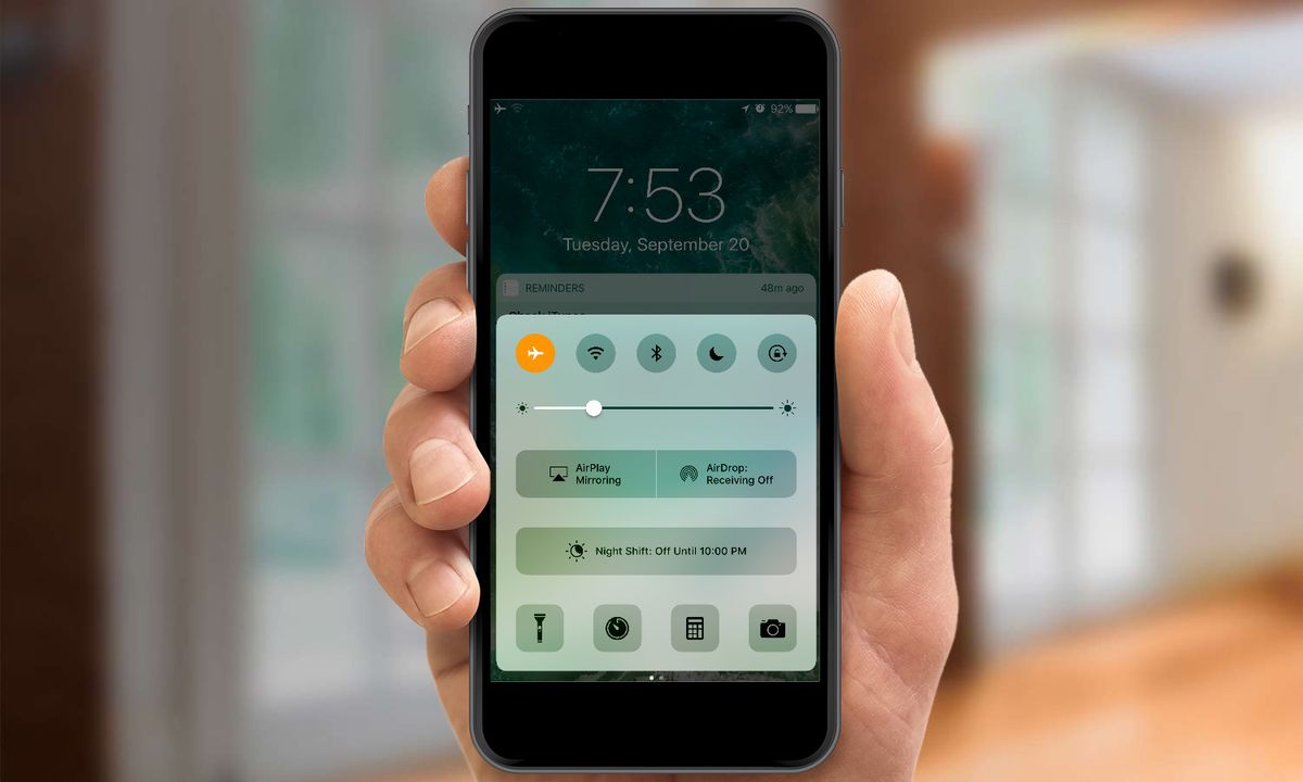 Tipy, jak nastavit mobilní telefon, abyste prodloužili výdrž baterie: jak při výpadku proudu, tak když jste mimo domov a nemáte k dispozici elektrickou zásuvku
