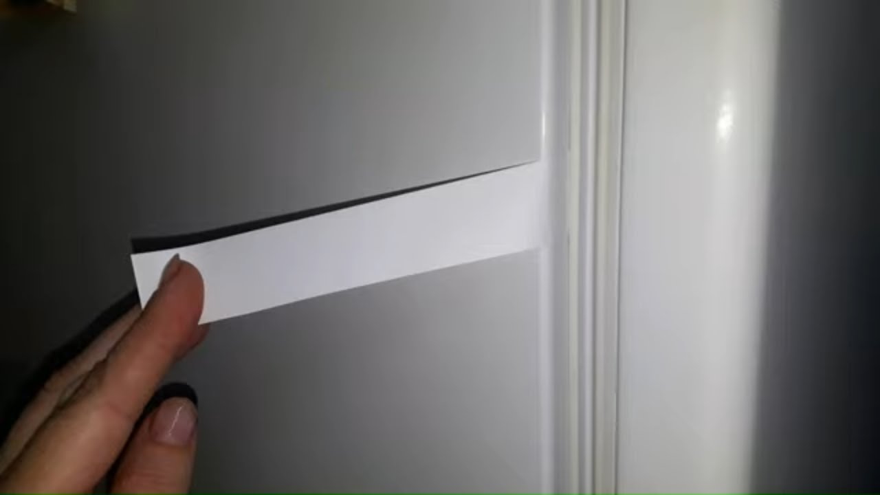 Víte, jak můžete pomocí papírové utěrky ušetřit elektřinu spotřebovanou vaší chladničkou?