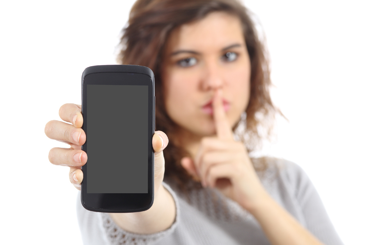 Lidé, kteří mají mobilní telefony v tichém režimu, mají společný povahový rys.